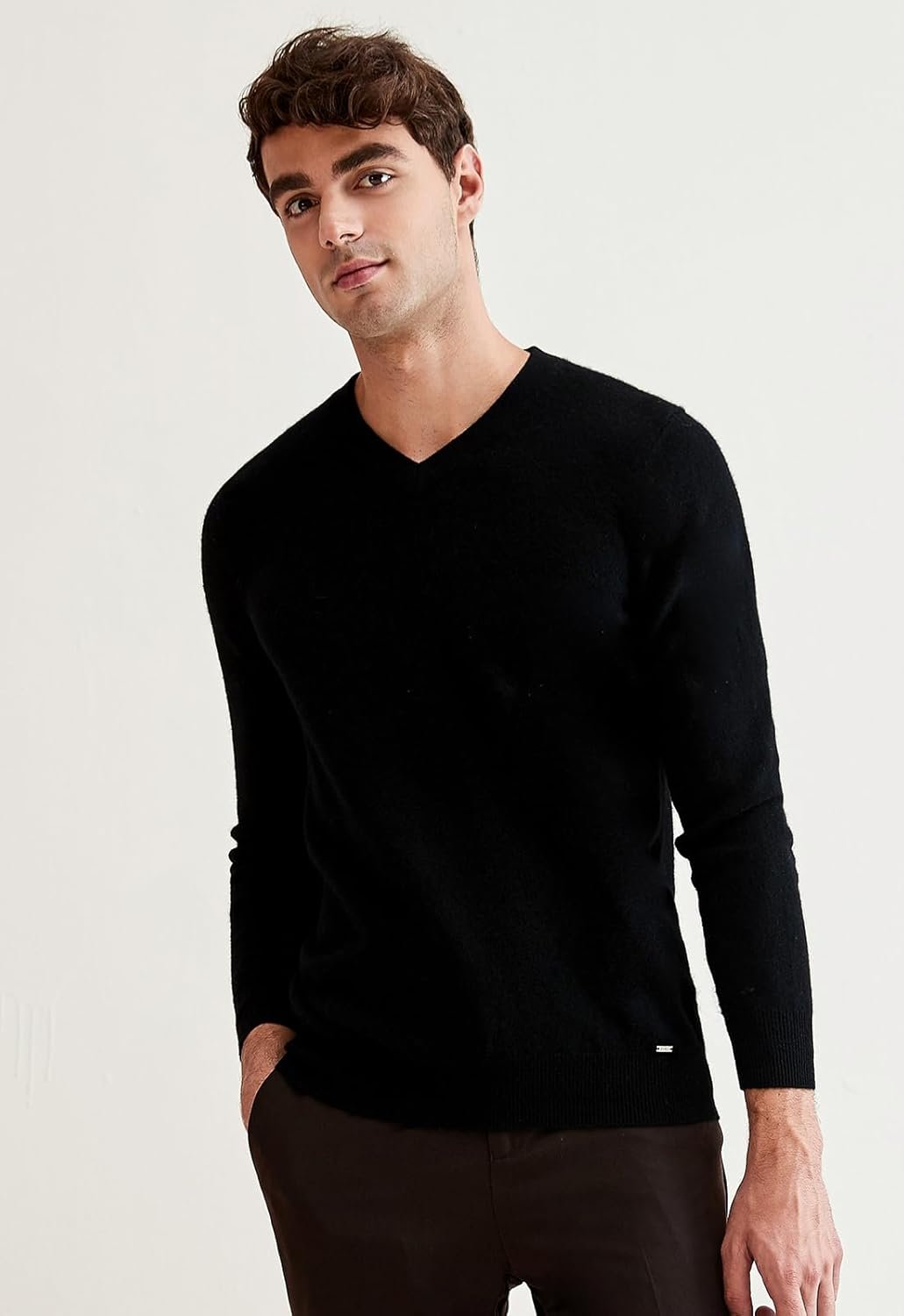 Men's V-Neck Cashmere Sweater — Black