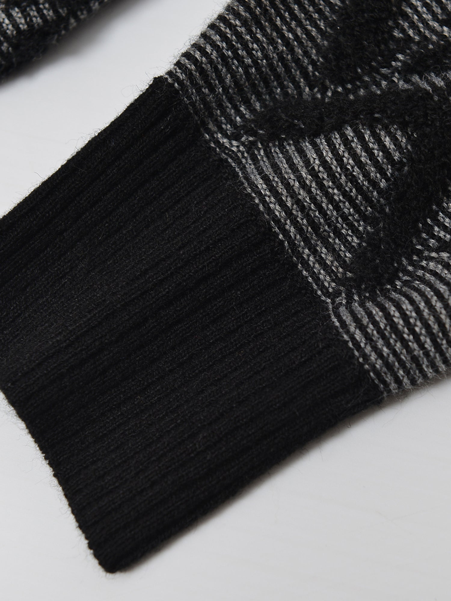 Diamond Knit Crew Neck Sweater — Black
