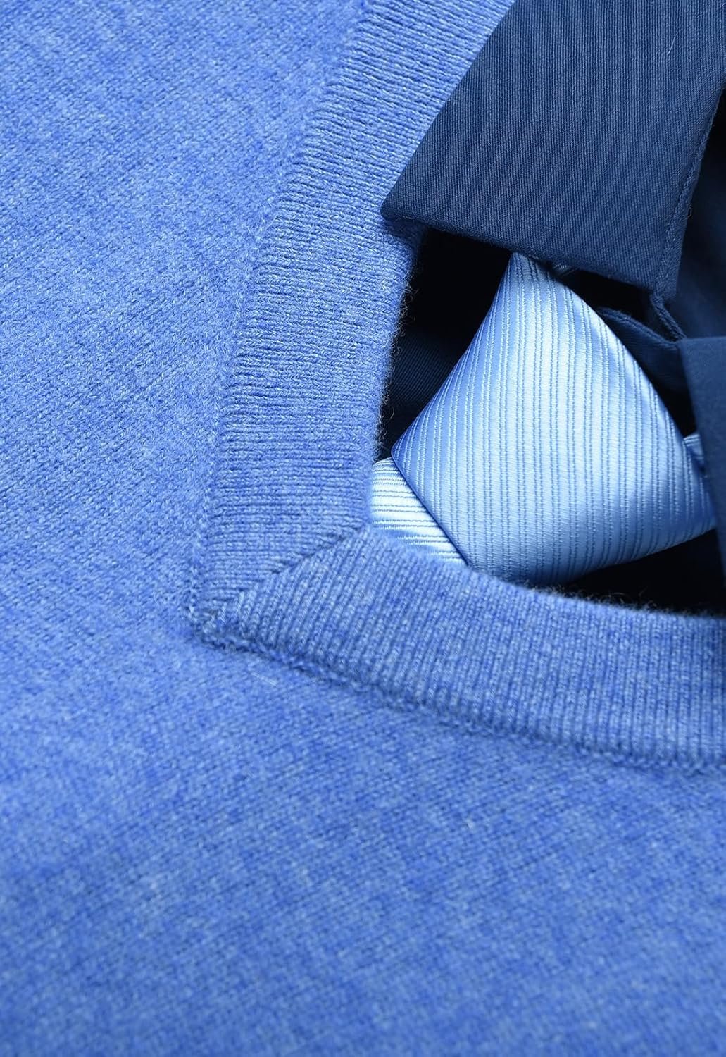 Men's V-Neck Cashmere Sweater — Blue