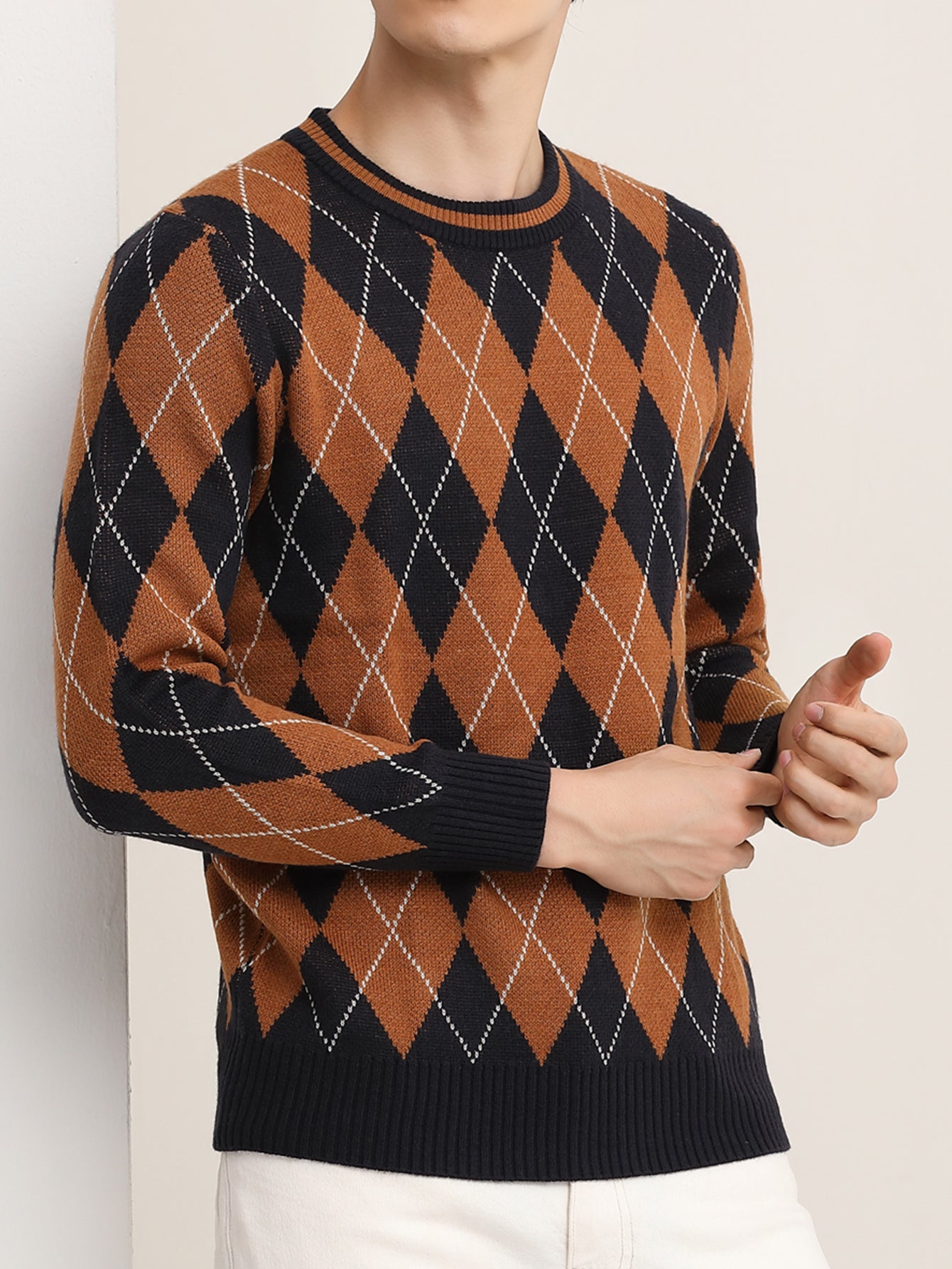 Men's checkered square pattern sweater long sleeved round neck knit sweater