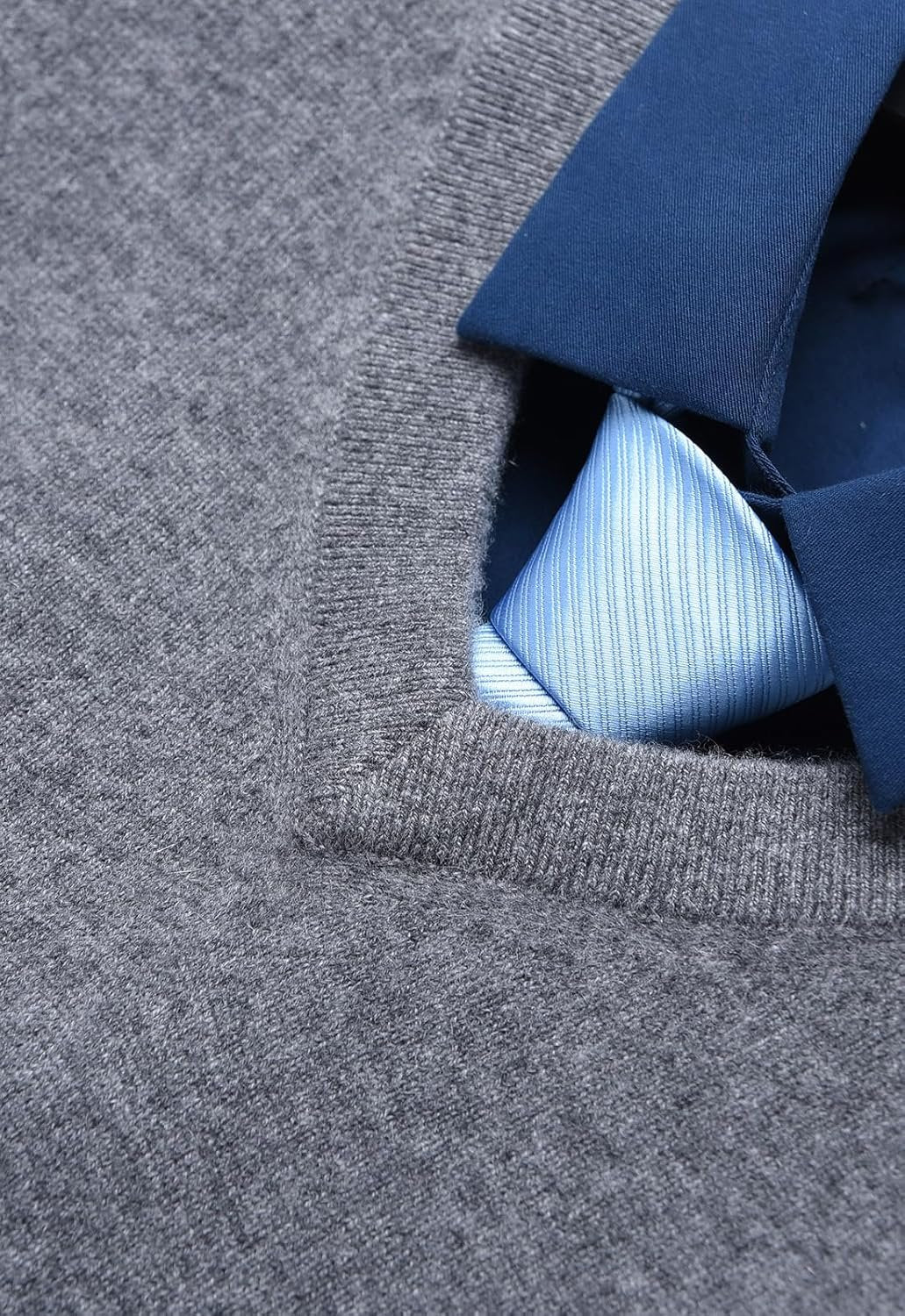 Men's V-Neck Cashmere Sweater — Grey