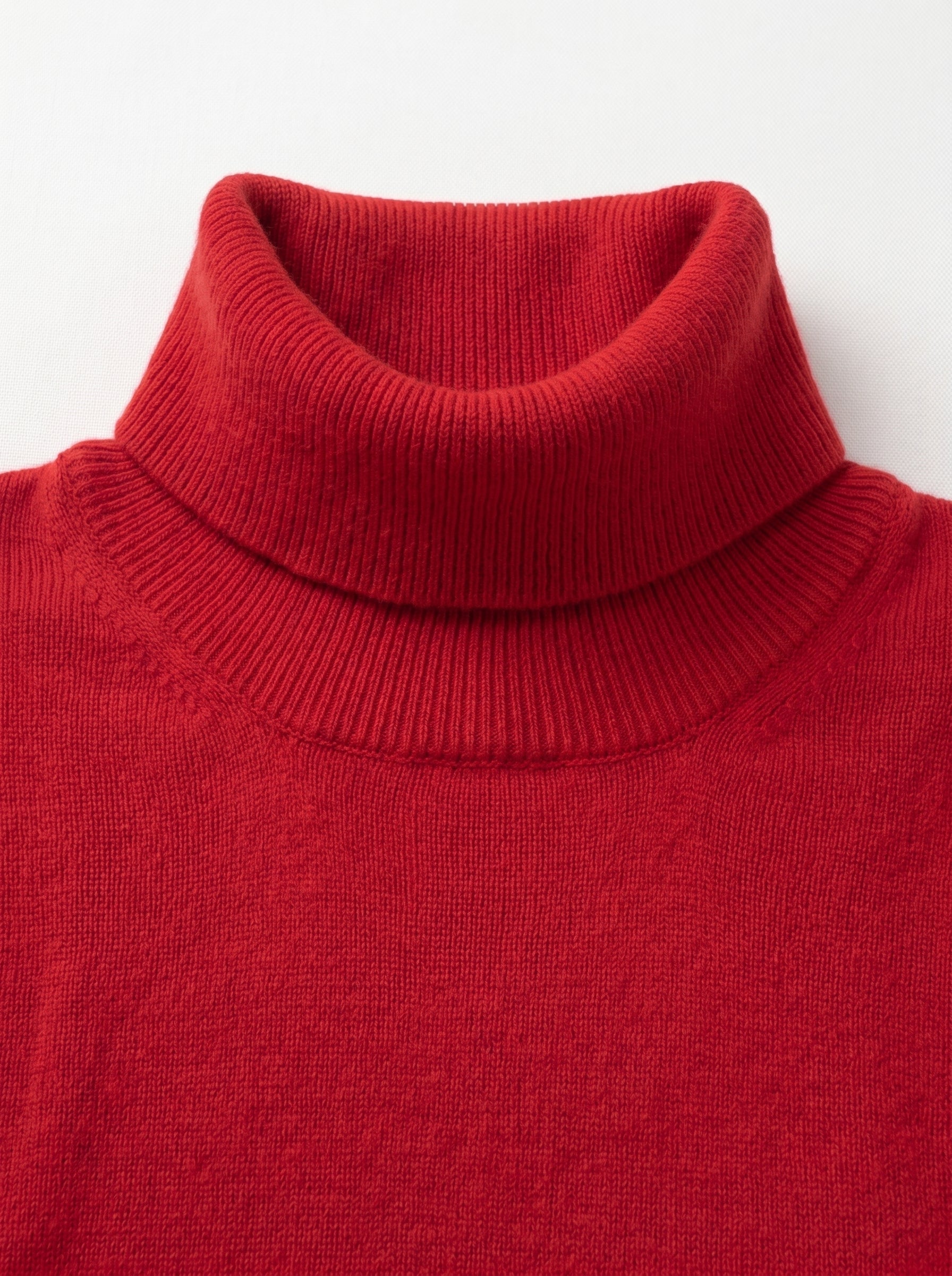 Charcoal Turtleneck Cashmere Sweater — Red