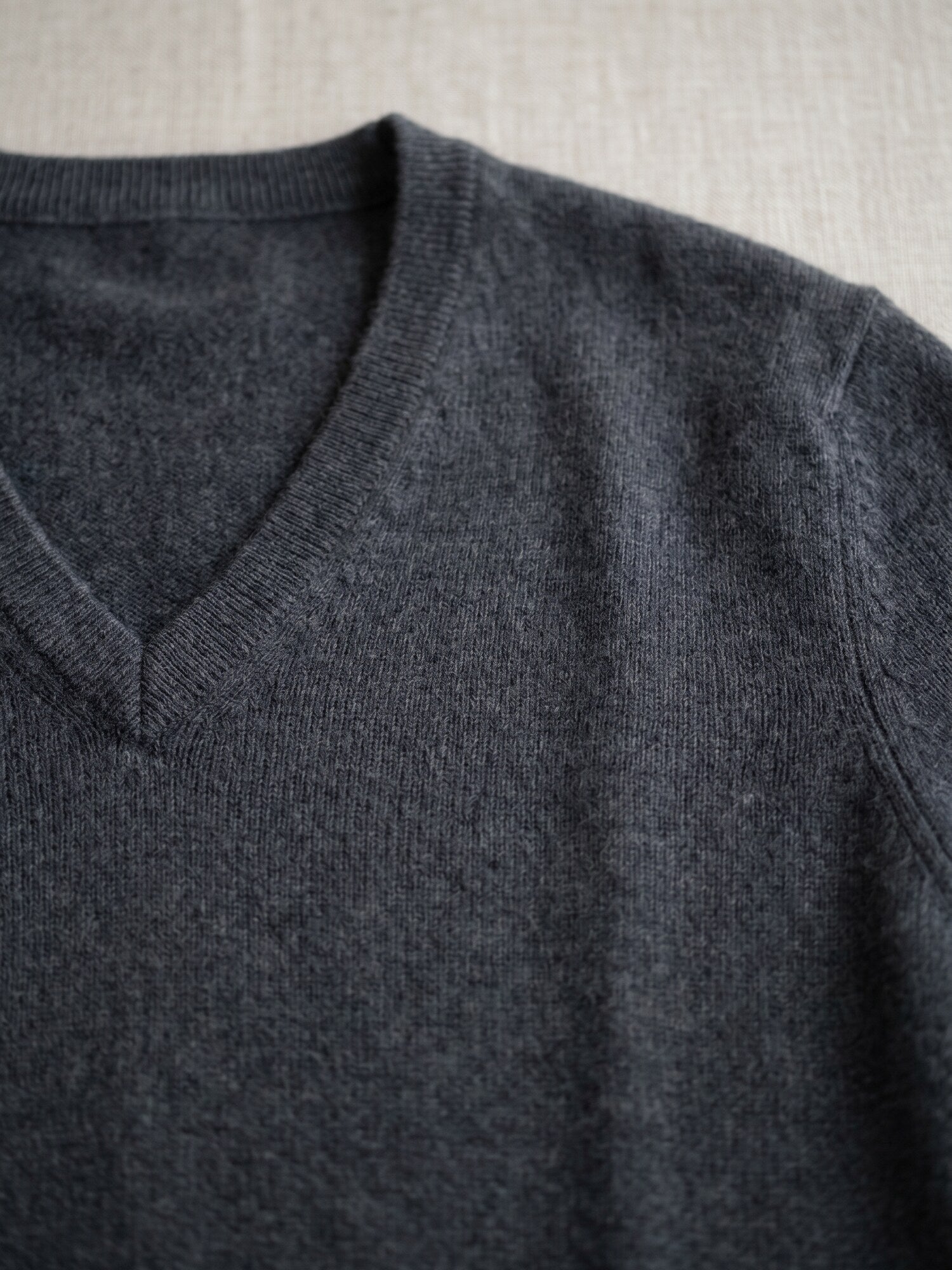 Solid V-Neck Cashmere Pullover Sweater — Dark grey