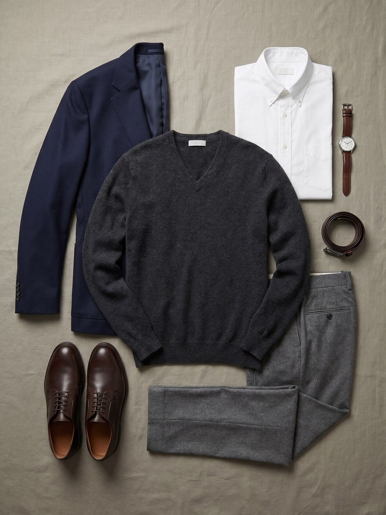 Solid V-Neck Cashmere Pullover Sweater — Dark grey