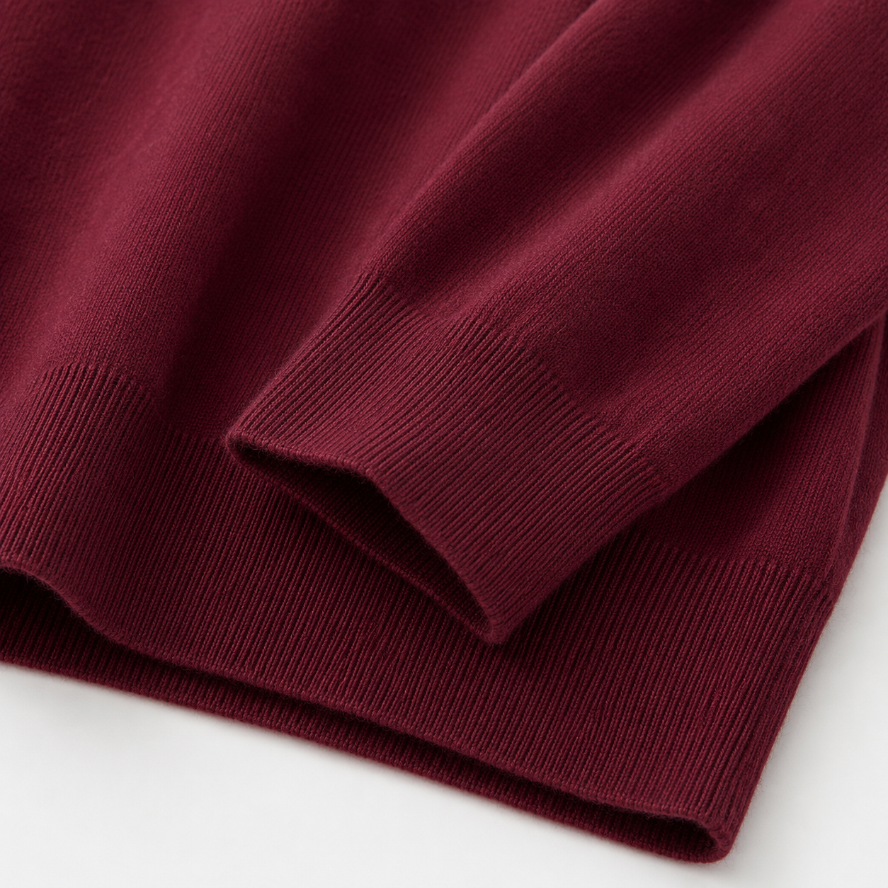 Essential Crew Neck Cashmere Sweater — Wine red