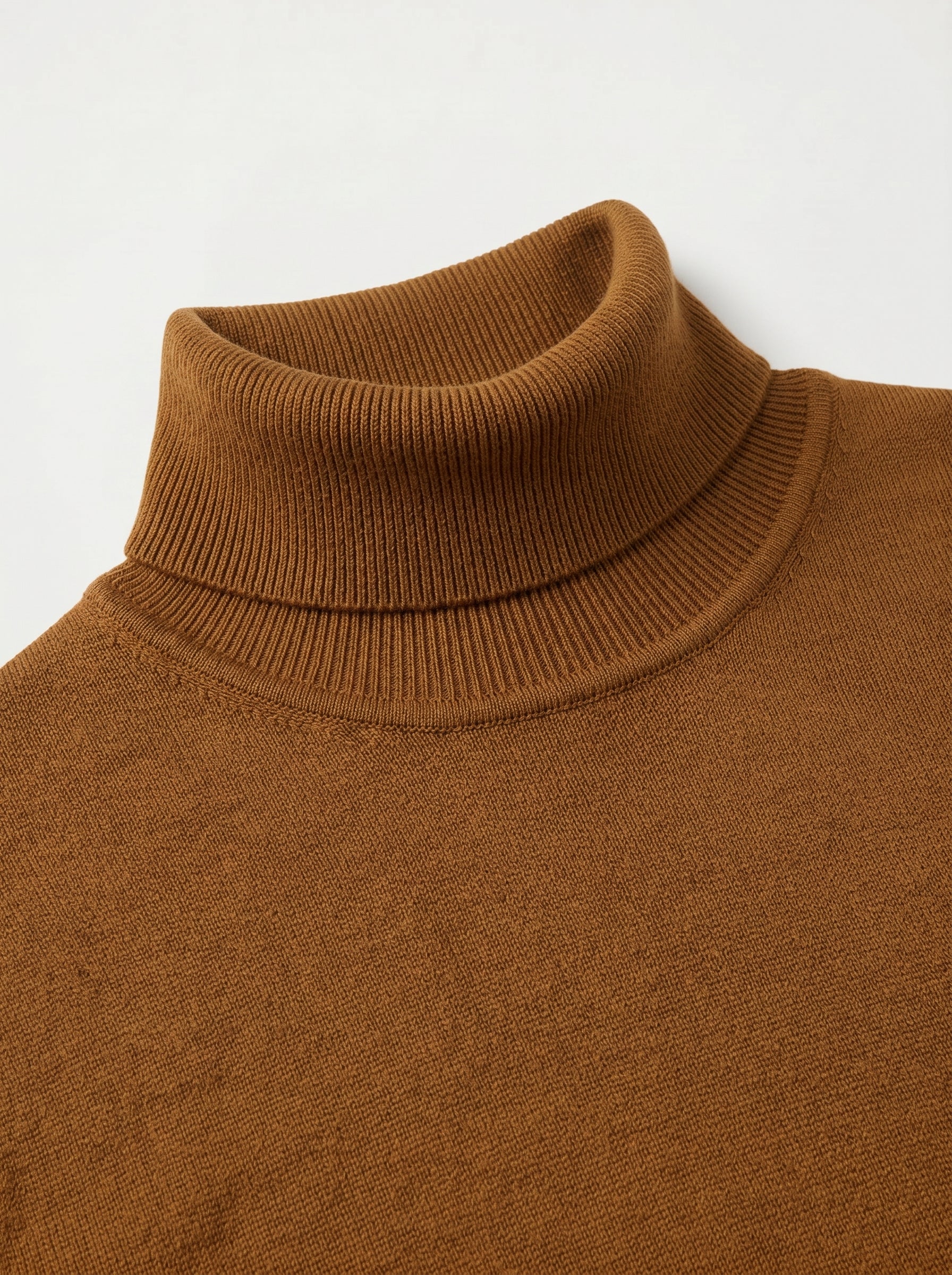 Lightweight Turtleneck Wool Sweater — Bronze