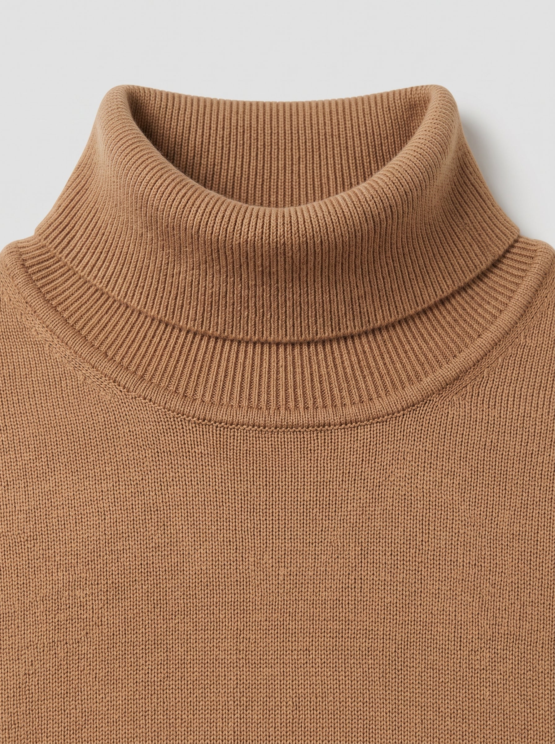 Lightweight Turtleneck Wool Sweater — Camel