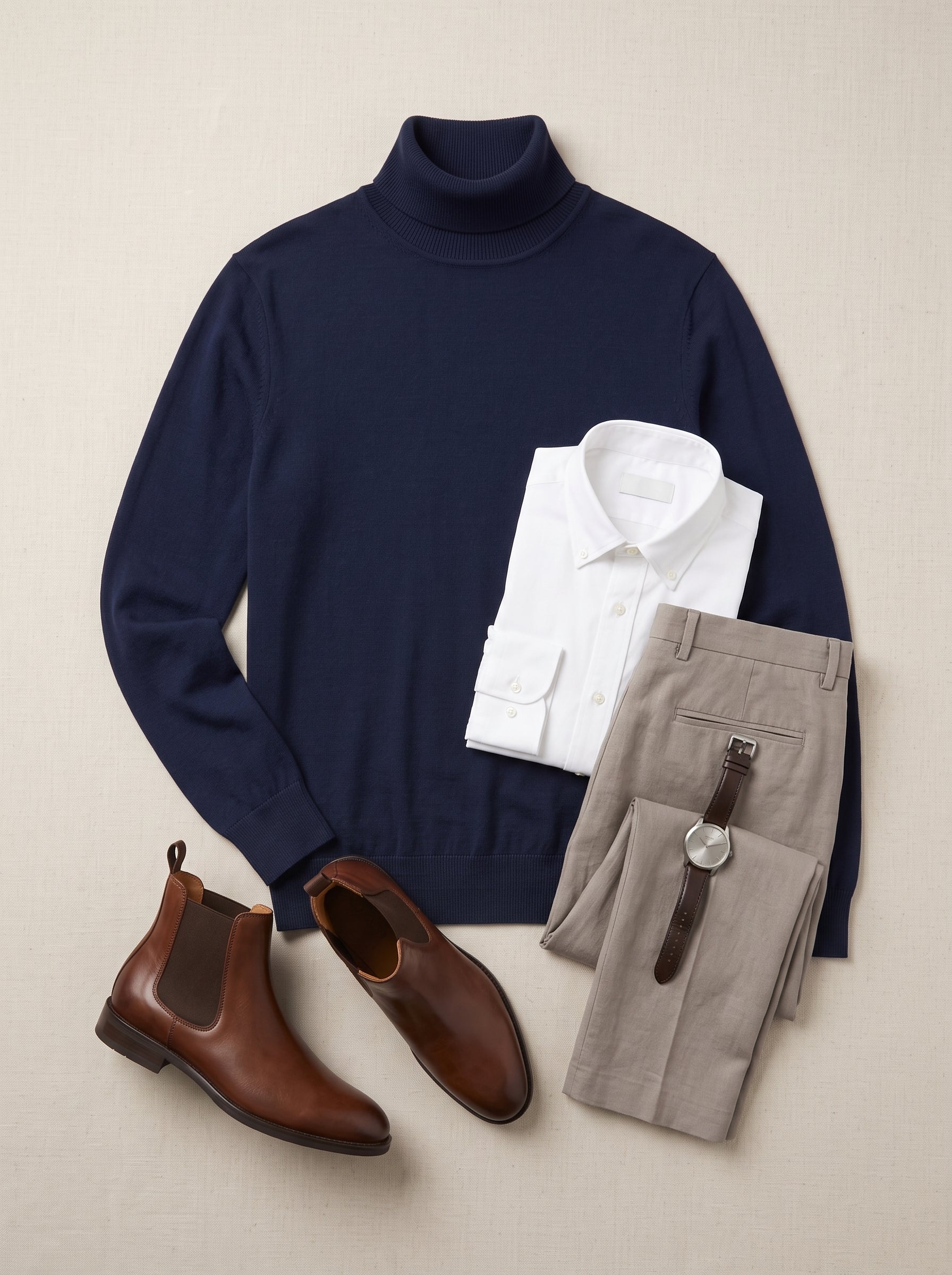 Lightweight Turtleneck Wool Sweater — Navy