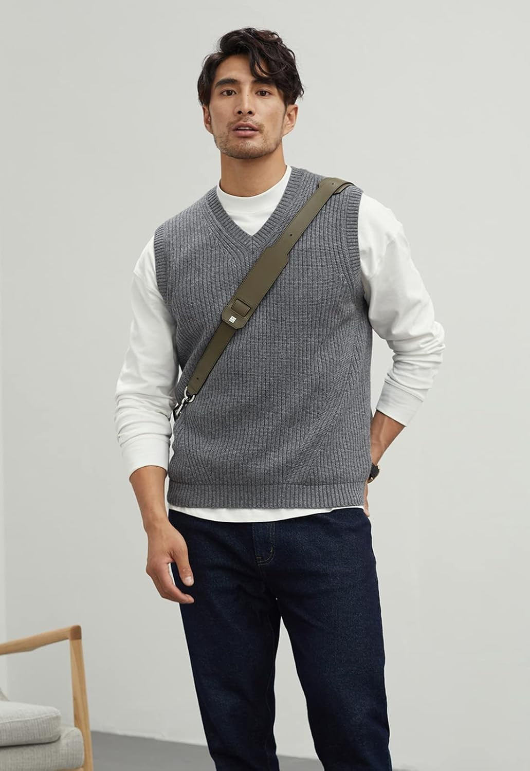 ZHILIFS men's sleeveless V-neck ribbed sweater vest in Grey
