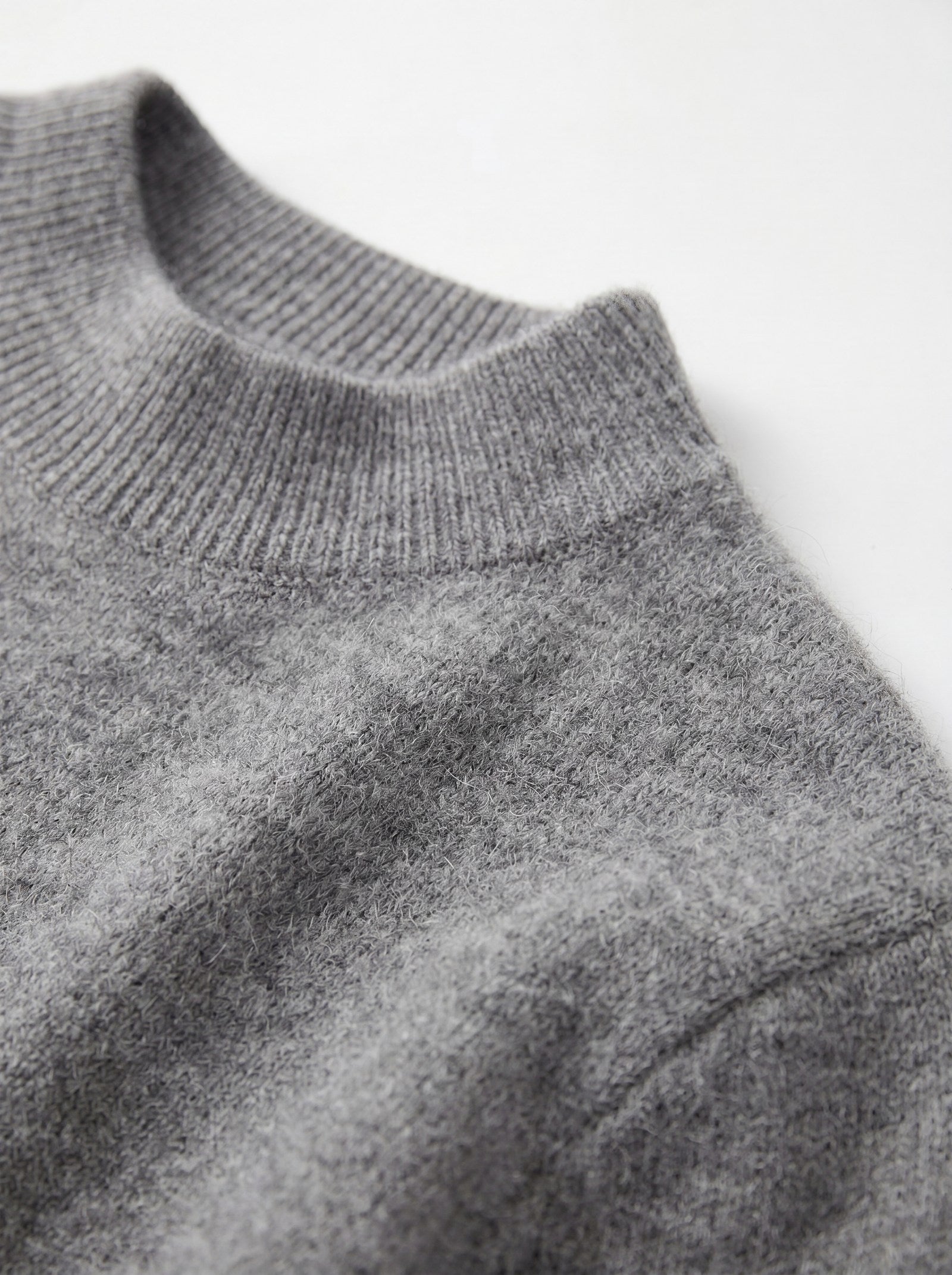 Women's Ribbed Mock Neck Sweater — Grey