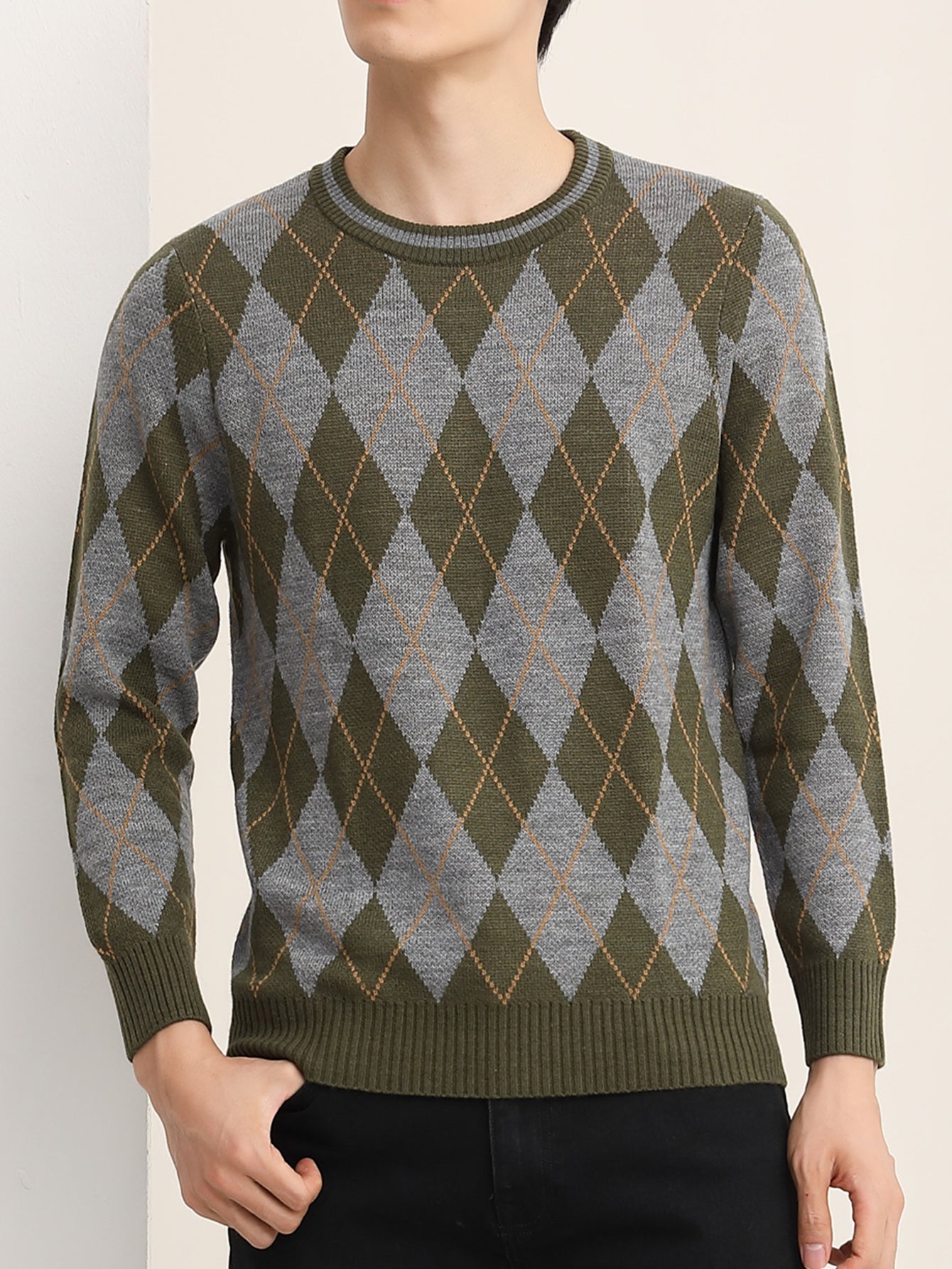 Men's checkered square pattern sweater long sleeved round neck knit sweater