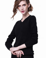 Women's V-Neck Cashmere Sweater - Black - model