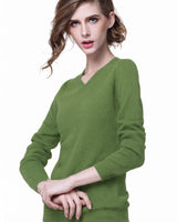 Women's V-Neck Cashmere Sweater - Green - model