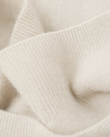 Women's V-Neck Cashmere Sweater - Rice white - detail