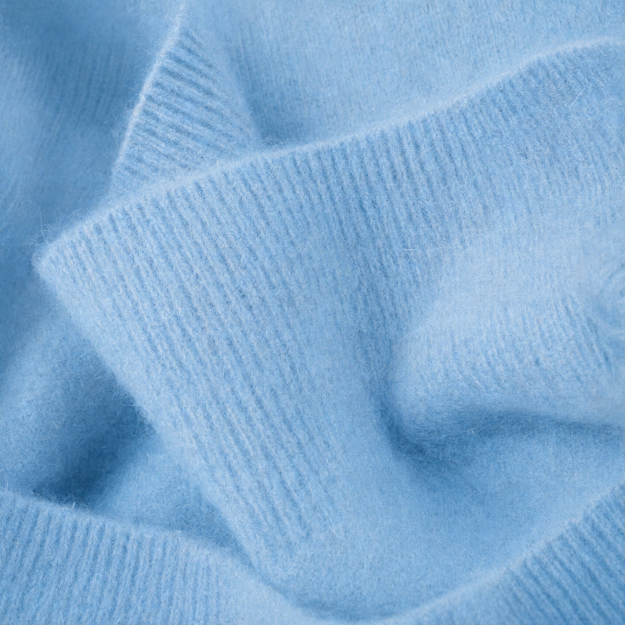 Women's V-Neck Cashmere Sweater - Sky blue - detail