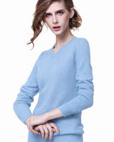 Women's V-Neck Cashmere Sweater - Sky blue - model